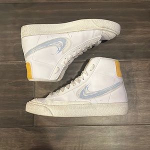 Nike Kids' Grade School Blazer Mid '77 Shoes